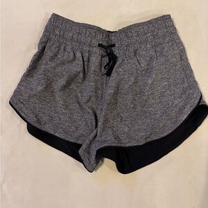 Lululemon reversible short, size 4